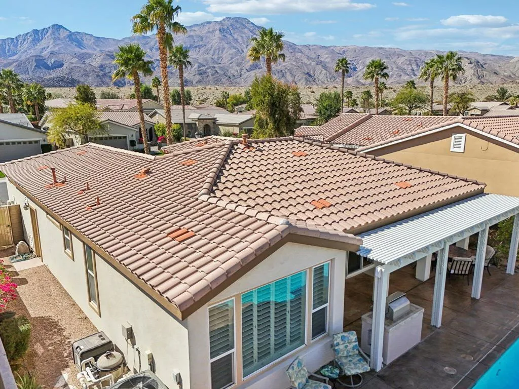 35-web-or-mls-Living Stone Dr-004-1