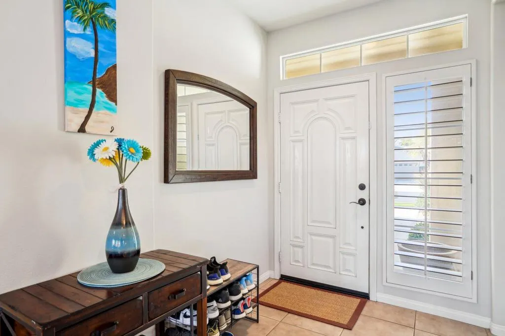 7-web-or-mls-Living Stone Dr-007