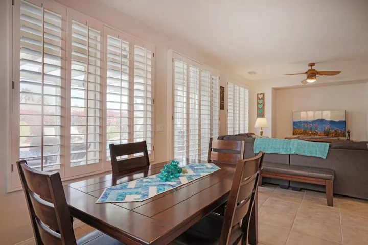 11-web-or-mls-Living Stone Dr-011