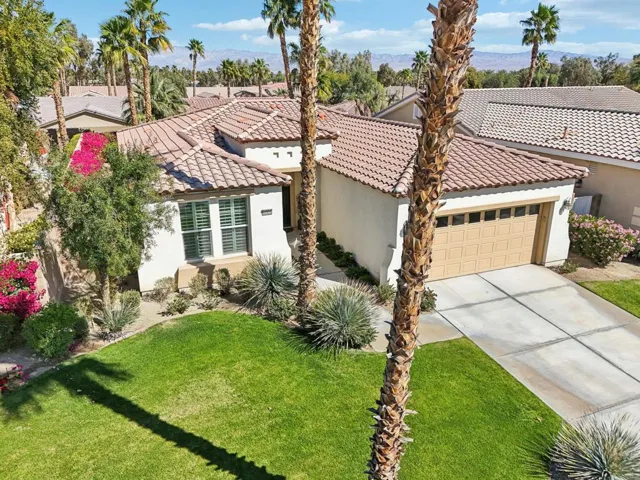 33-web-or-mls-Living Stone Dr-002-1