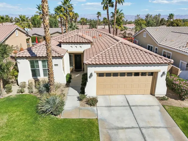 32-web-or-mls-Living Stone Dr-001-1