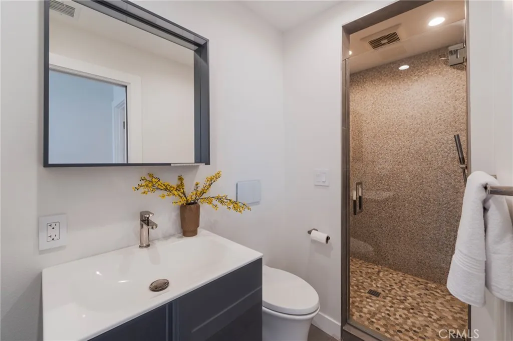 Bathroom on the upper level.