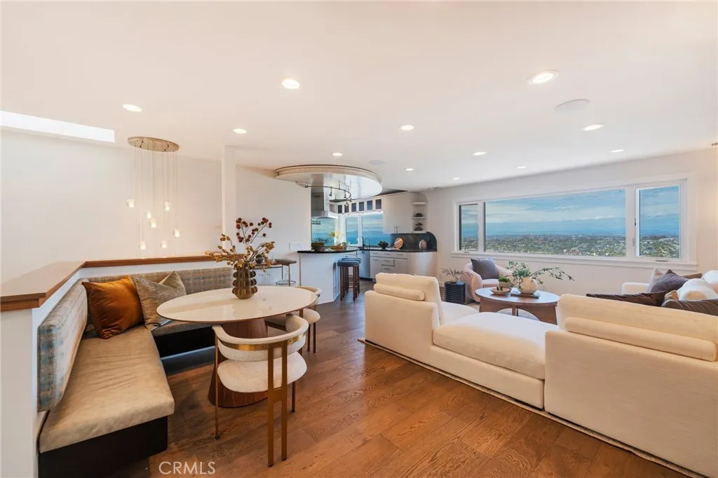 Open concept living with panoramic views