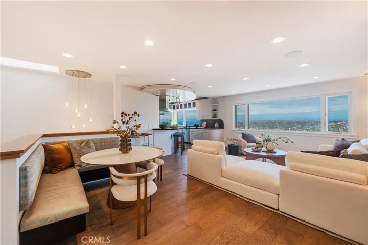 Open concept living with panoramic views