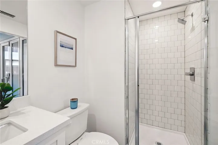 Model home en-suite bath used for representational purposes only