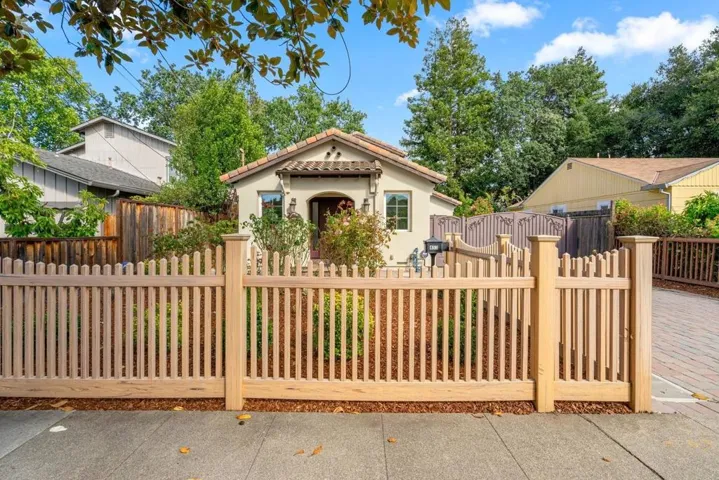 455 Margarita Avenue, Palo Alto, California 94306
