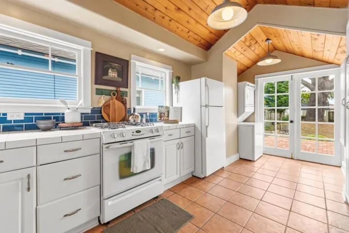 416 Sinex Avenue, Pacific Grove, California 93950