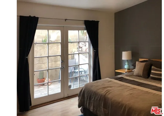Bedroom with terrace