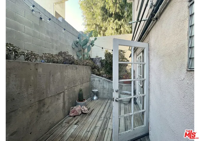 corner unit terrace