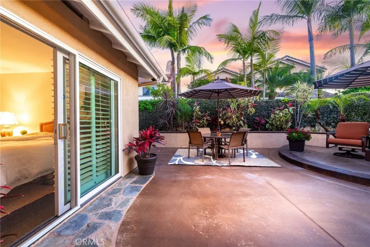 Access backyard from primary as well as main living area.