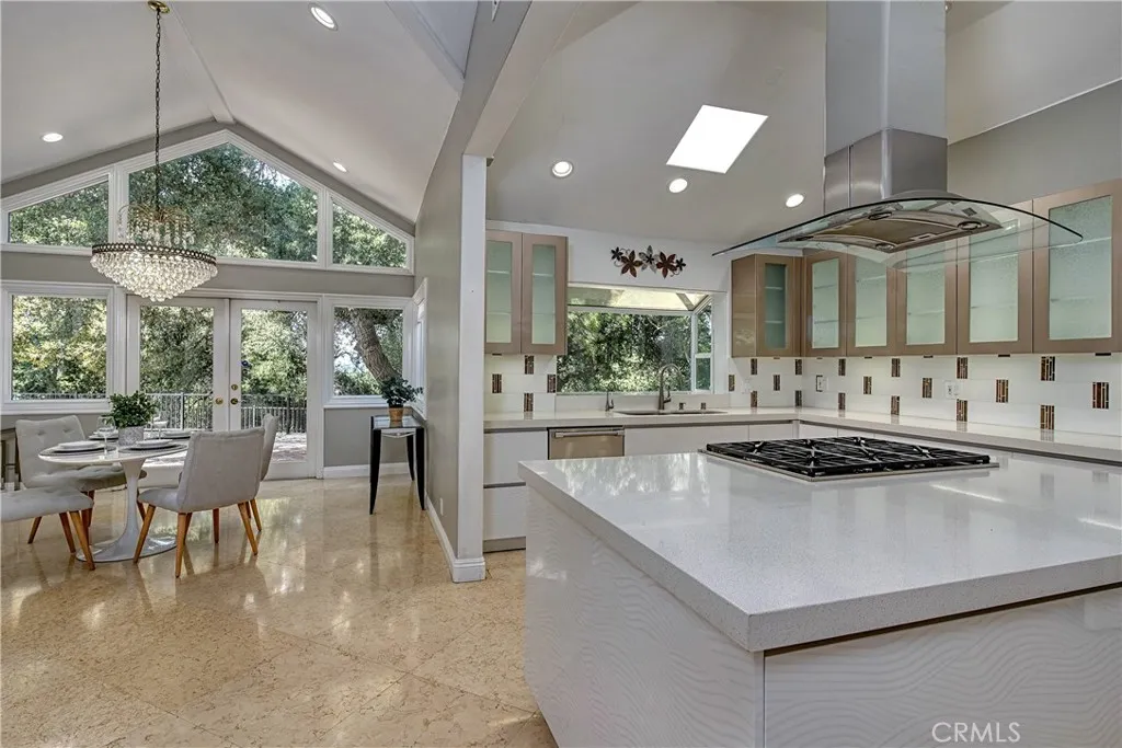 Kitchen & Breakfast Nook