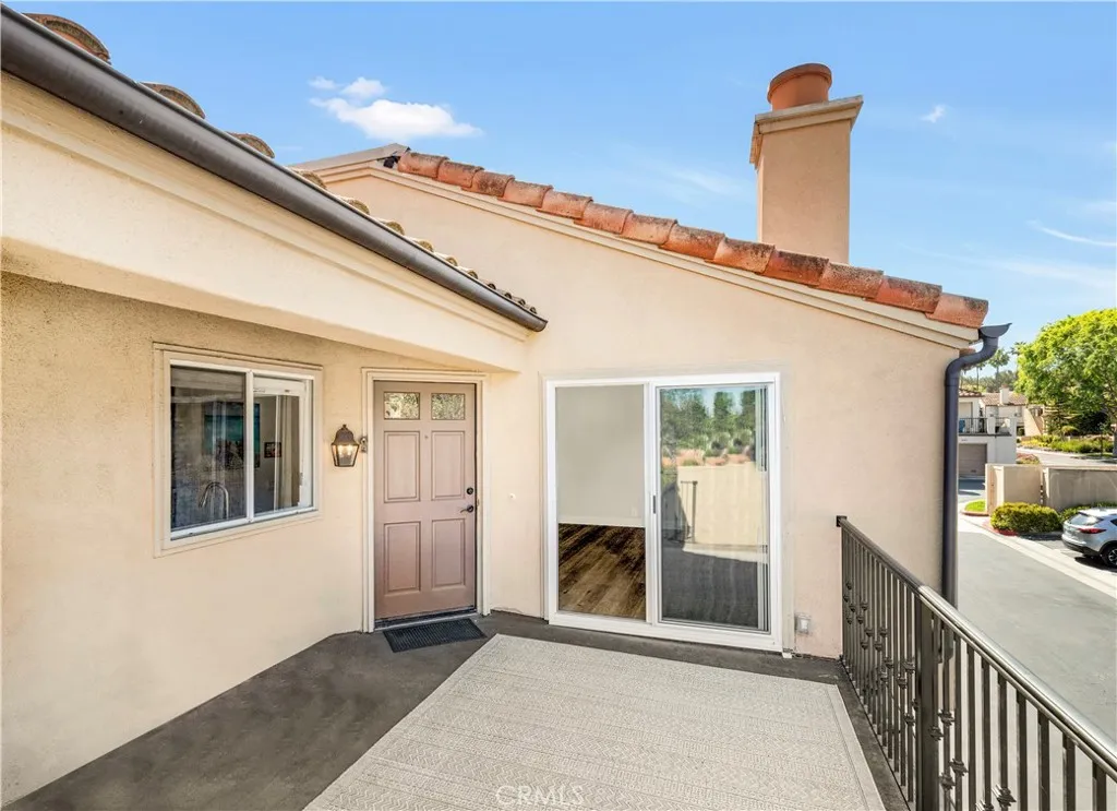 Large Patio with Entry