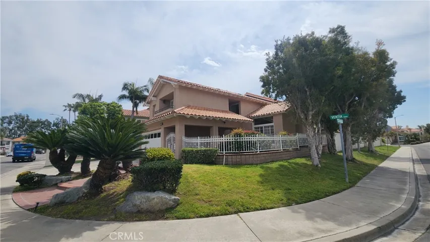 2162 Ventia, Tustin, California 92782