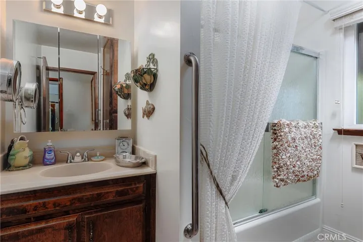 Second level bath