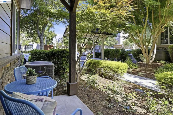 6951 N Mariposa Ln, Dublin, California 94568