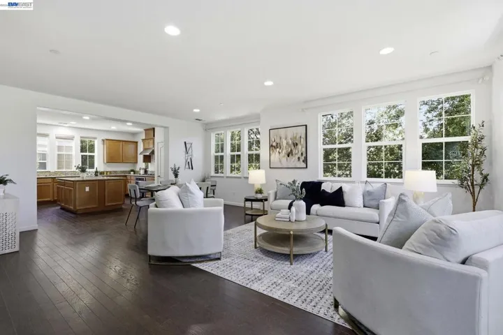 6951 N Mariposa Ln, Dublin, California 94568