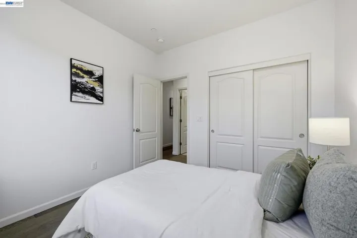 6951 N Mariposa Ln, Dublin, California 94568