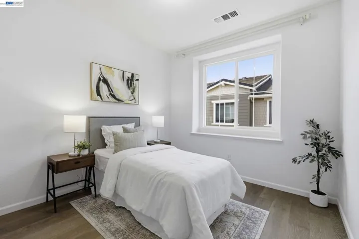 6951 N Mariposa Ln, Dublin, California 94568