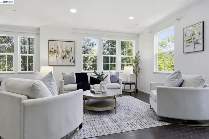 6951 N Mariposa Ln, Dublin, California 94568