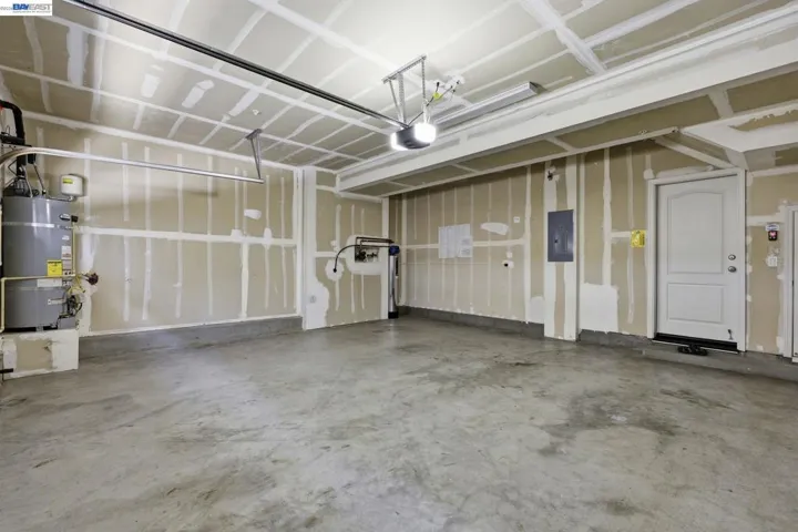 6951 N Mariposa Ln, Dublin, California 94568