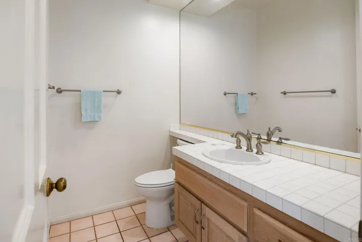 9618 Claiborne Square, La Jolla, California 92037