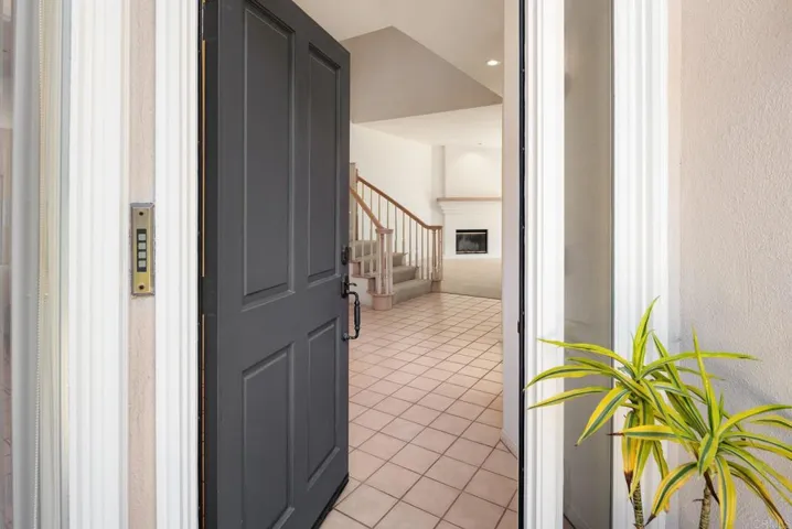 9618 Claiborne Square, La Jolla, California 92037