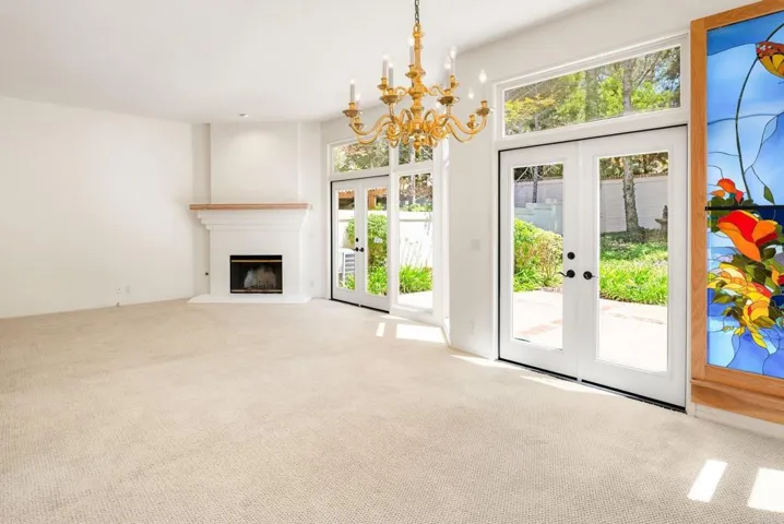 9618 Claiborne Square, La Jolla, California 92037