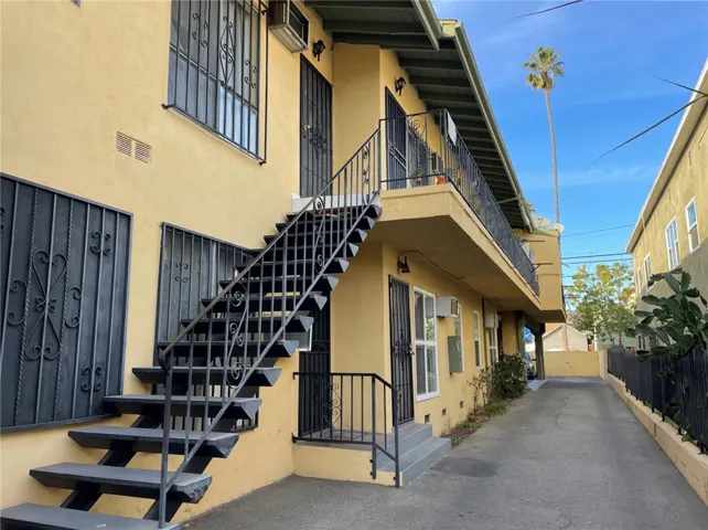 5753 Lexington Avenue, Los Angeles, California 90038