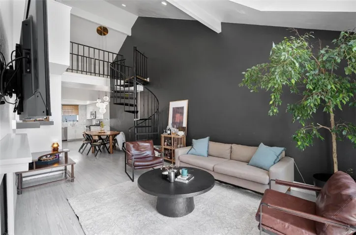 26873 Claudette St. 112, Canyon Country, California 91351