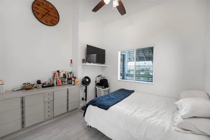 26873 Claudette St. 112, Canyon Country, California 91351