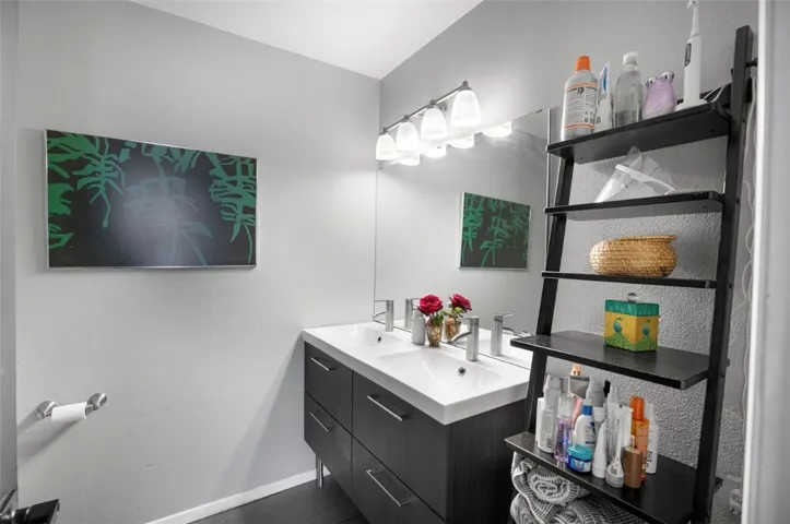 26873 Claudette St. 112, Canyon Country, California 91351