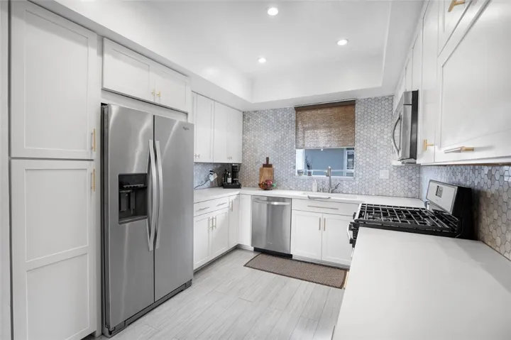 26873 Claudette St. 112, Canyon Country, California 91351