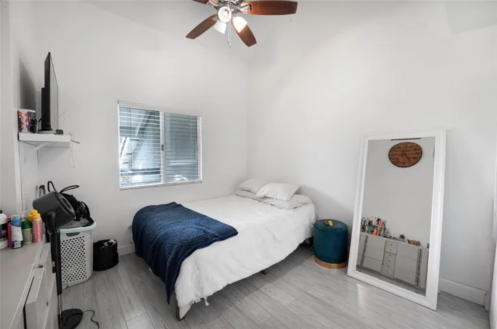 26873 Claudette St. 112, Canyon Country, California 91351
