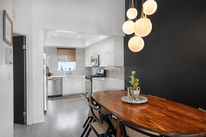 26873 Claudette St. 112, Canyon Country, California 91351