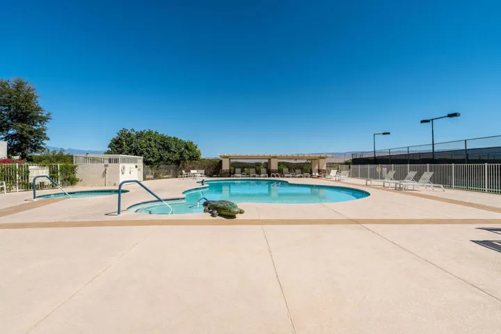 Community Pool & Spa