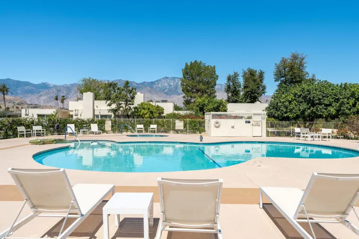 Community Pool & Spa