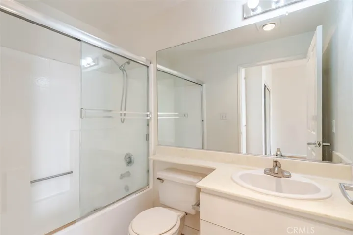 19350 Sherman Way 210, Reseda, California 91335