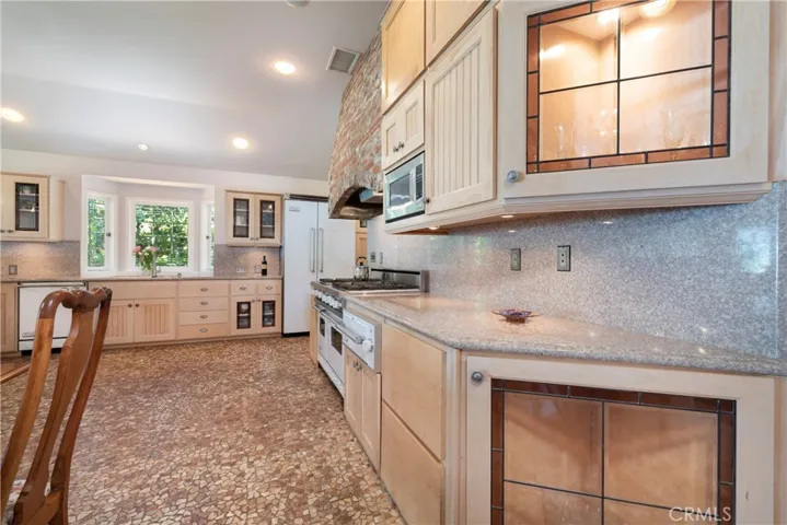 4981 Noeline Avenue, Encino, California 91436