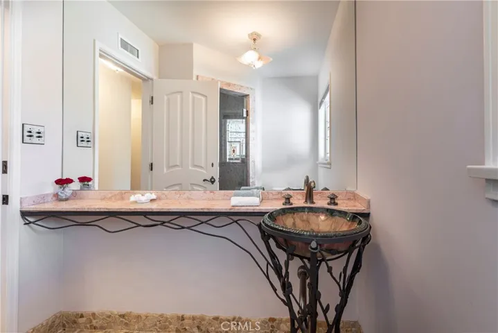 4981 Noeline Avenue, Encino, California 91436