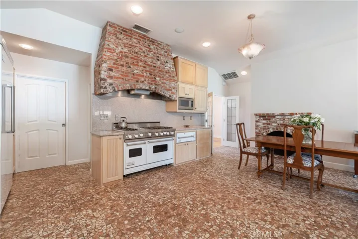 4981 Noeline Avenue, Encino, California 91436