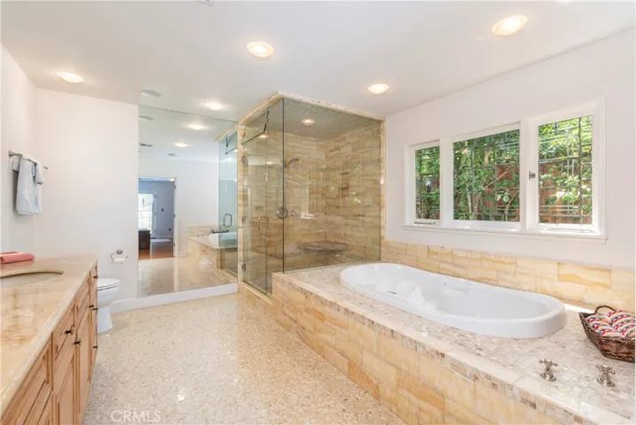 4981 Noeline Avenue, Encino, California 91436