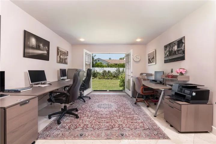 4981 Noeline Avenue, Encino, California 91436