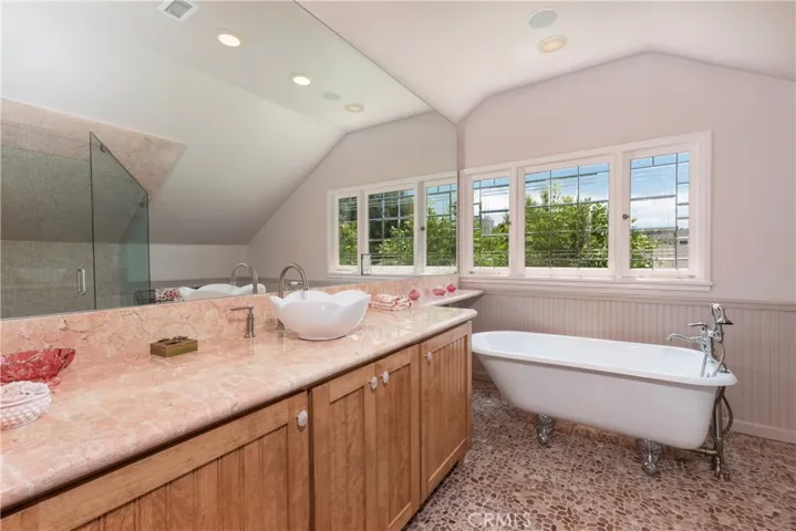 4981 Noeline Avenue, Encino, California 91436