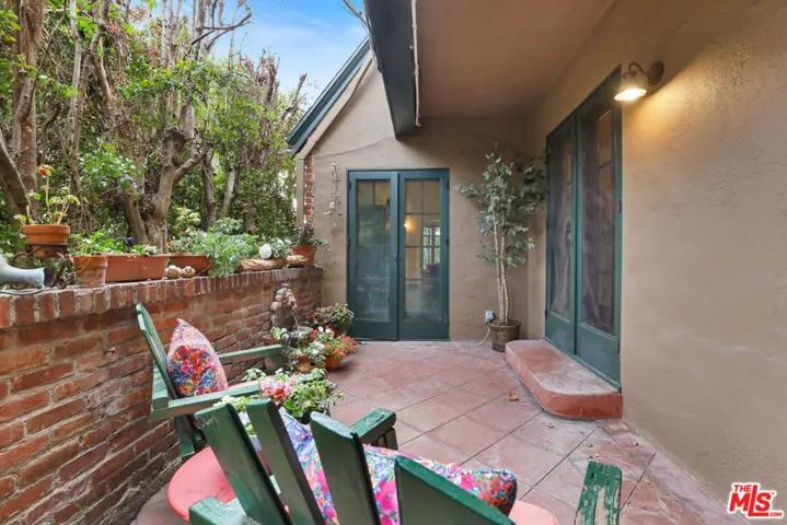 1242 N Isabel Street, Glendale, California 91207