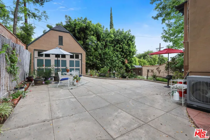 1242 N Isabel Street, Glendale, California 91207
