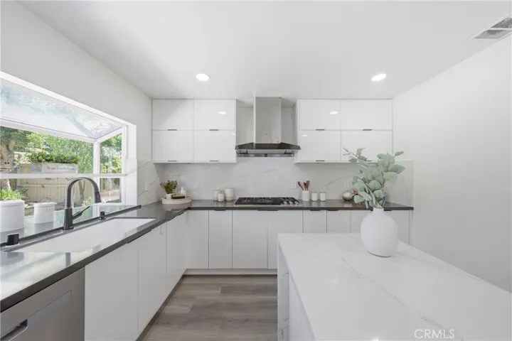 Upgraded kitchen, appliances, and soft close cabinets