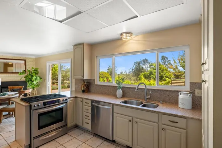 268 Espinosa Road, Salinas, California 93907