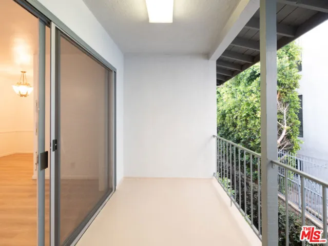 422 Arnaz Drive 7, Los Angeles, California 90048