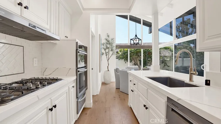 2211 Fortuna, Newport Beach, California 92660