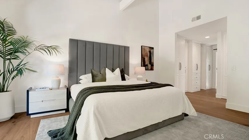 2211 Fortuna, Newport Beach, California 92660
